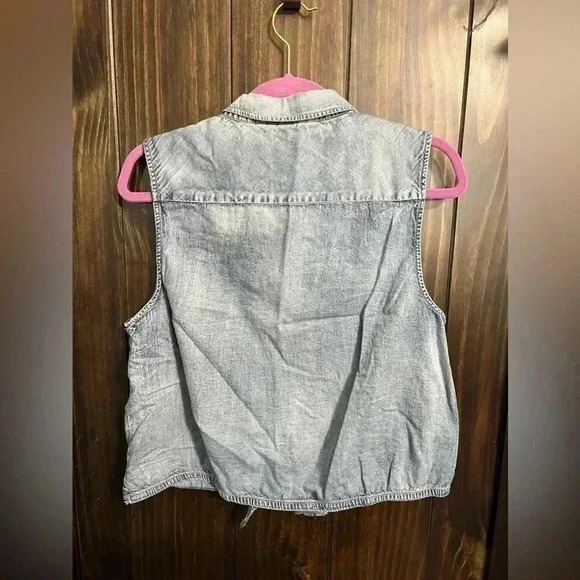 Hippie Laundry Denim Tie Knot Crop Top. Size: XL - Picture 7 of 7